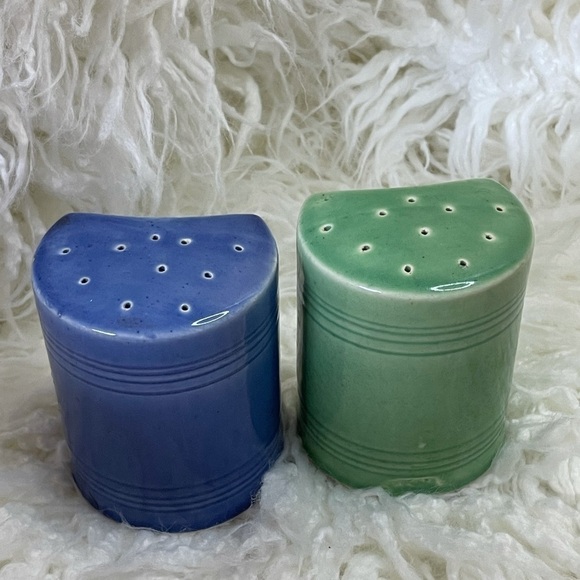 Vintage Pottery Salt & Pepper Shakers - Picture 1 of 6